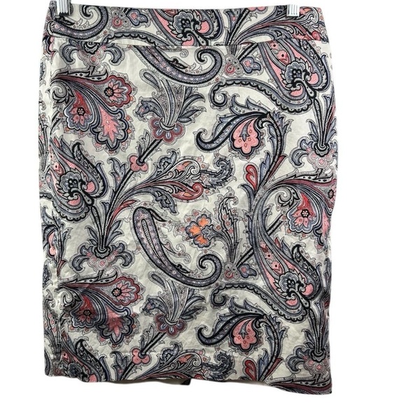 Ann Taylor Women's Paisley Print Knee Length Pencil Skirt Size 8- flaw - Picture 3 of 10